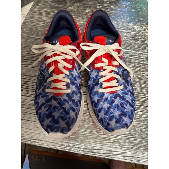 Saucony Kinvara 11 2020 July 4 Sneaker Running Shoe sz 10 - Picture 1 of 8